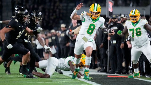 Oregon Ducks Make History, Ascending to No. 1 in AP Top 25 College Football Rankings