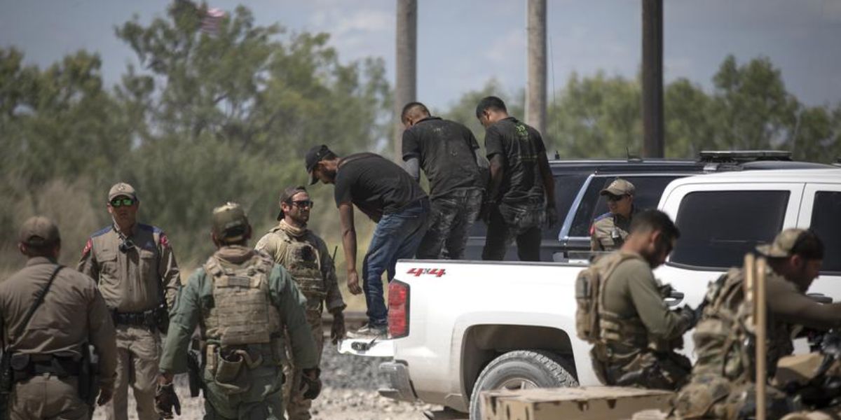 Texas Immigration Enforcement: Dozens Arrested, Highlighting the Ongoing Border Crisis