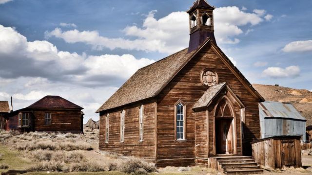 Unknown Journey! California’s Mysterious Road and Its Haunted Ghost Town