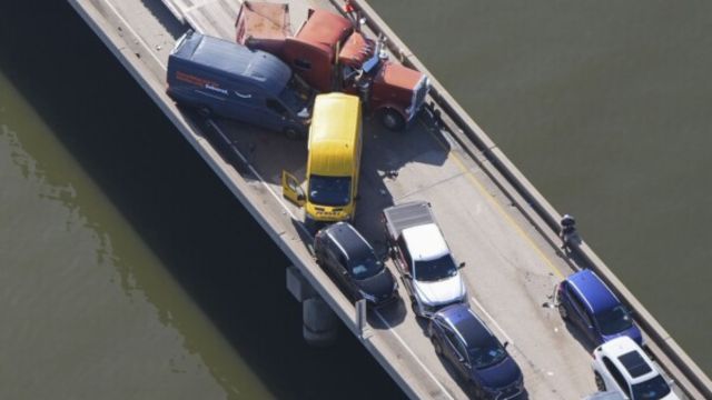 Foggy Weather Leads to Car Crashes Injuring 33, Closing Bridge Near New Orleans for Hours