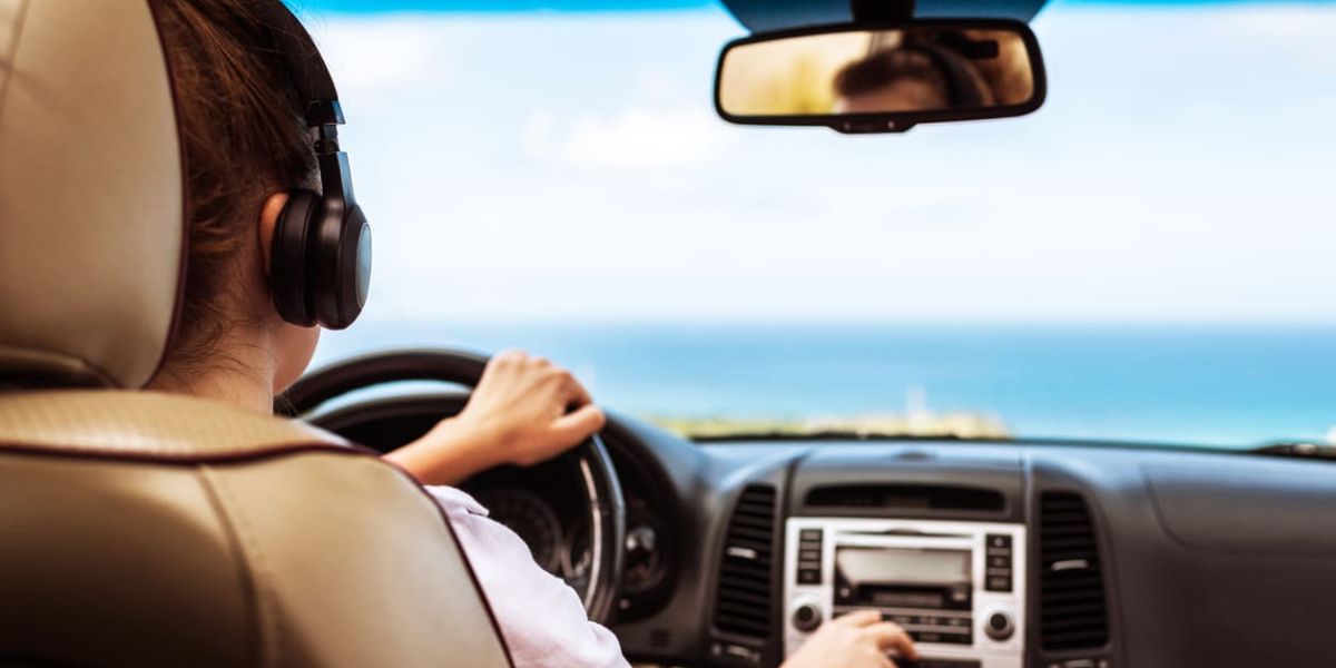 Is It Legal to Drive With Airpods in Florida Here’s What the Law Says