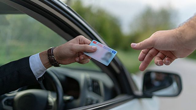 Chicago Officials Announce Driver’s License Renewal Rules for Seniors in 2025