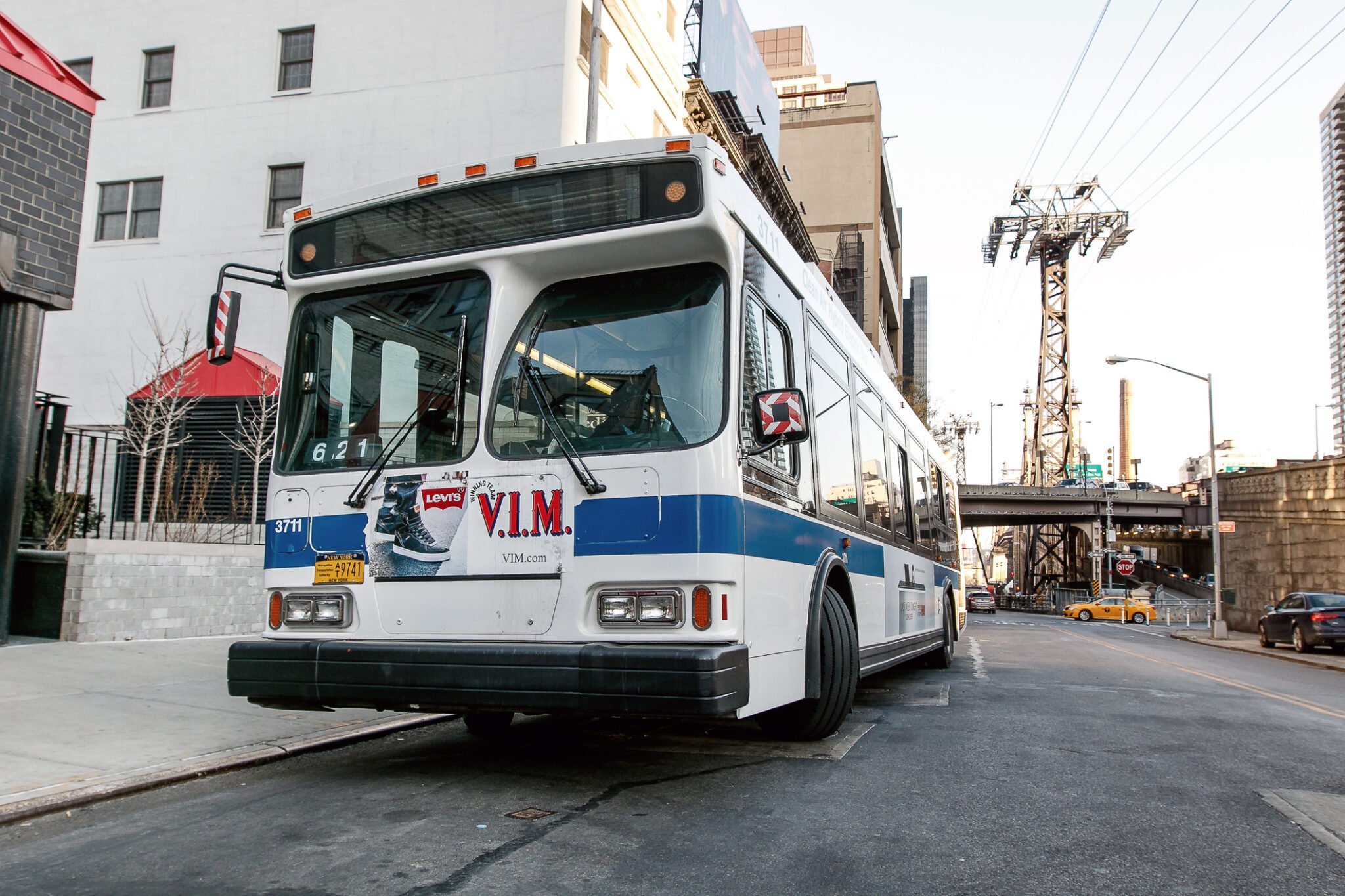 MTA bus driver attacked with purse to the face in Brooklyn