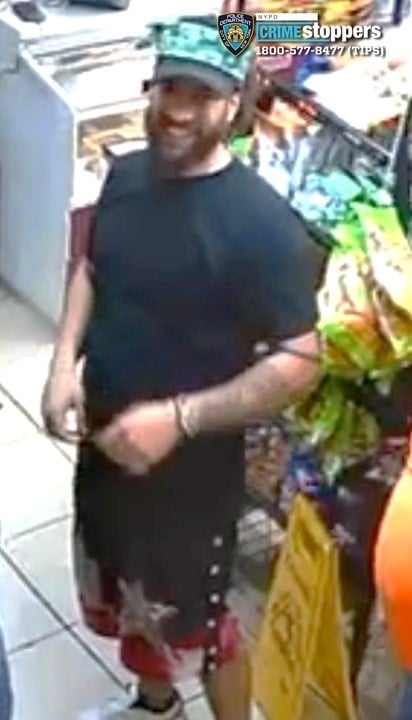 Man robbed of $3,000 necklace after dispute at Bronx store, police say
