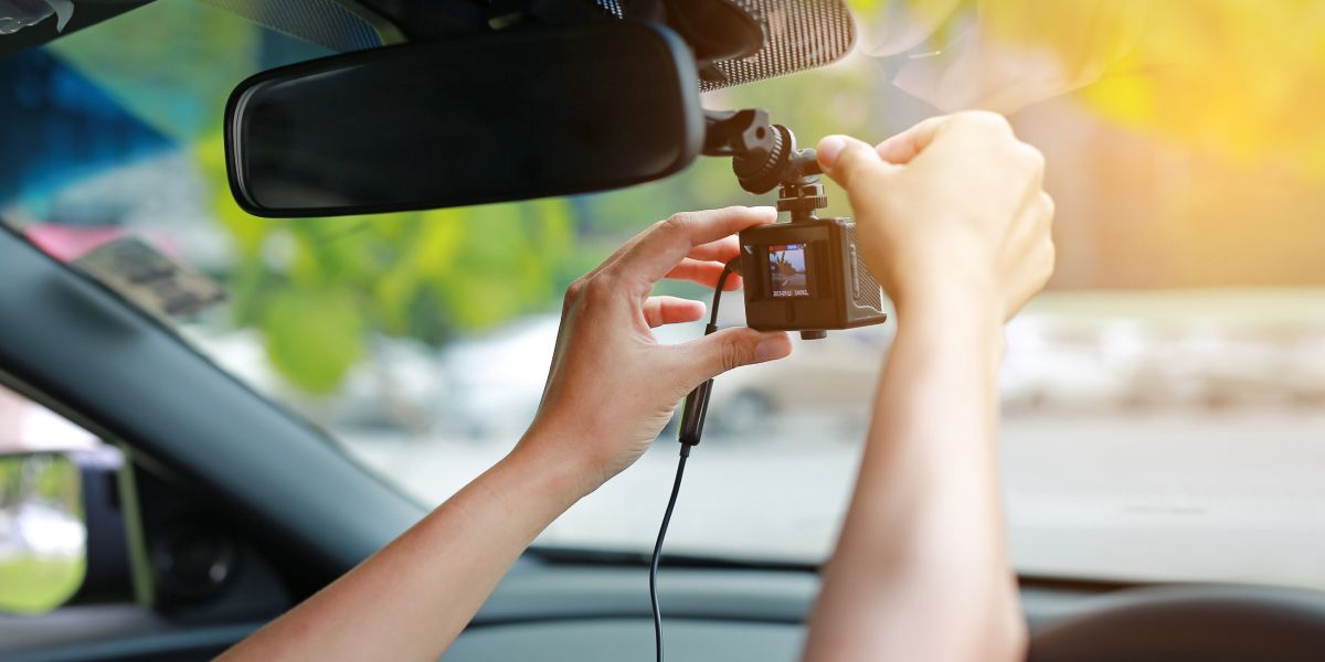 California Drivers Know the Laws Before Using a Dash Cam in 2025