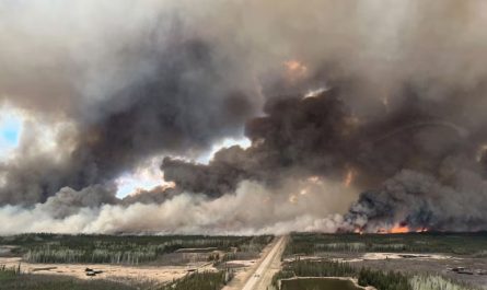 Wildfire Thick Smoke Triggers Statewide Air Quality Alert Across Illinois