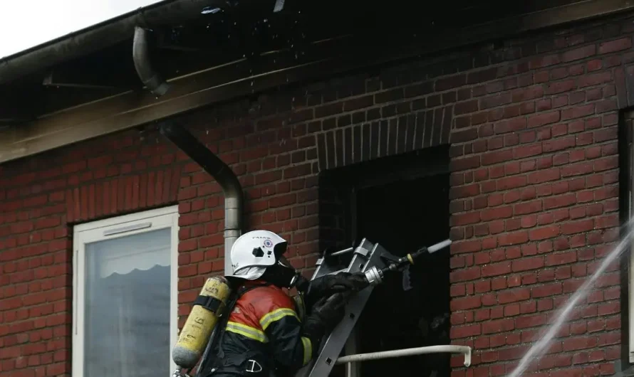 2 Houses Severely Damaged After Fire Spreads in San Antonio