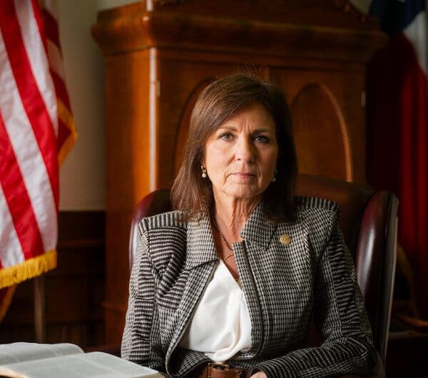 Wife of Ken Paxton Files for Divorce, Citing ‘Recent Discoveries’