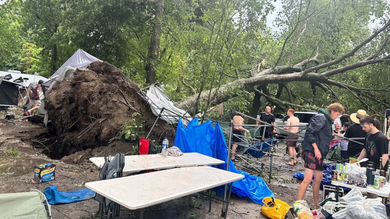 4 Injured After Tree Limb Falls on Tent During Severe Storm in Sayreville